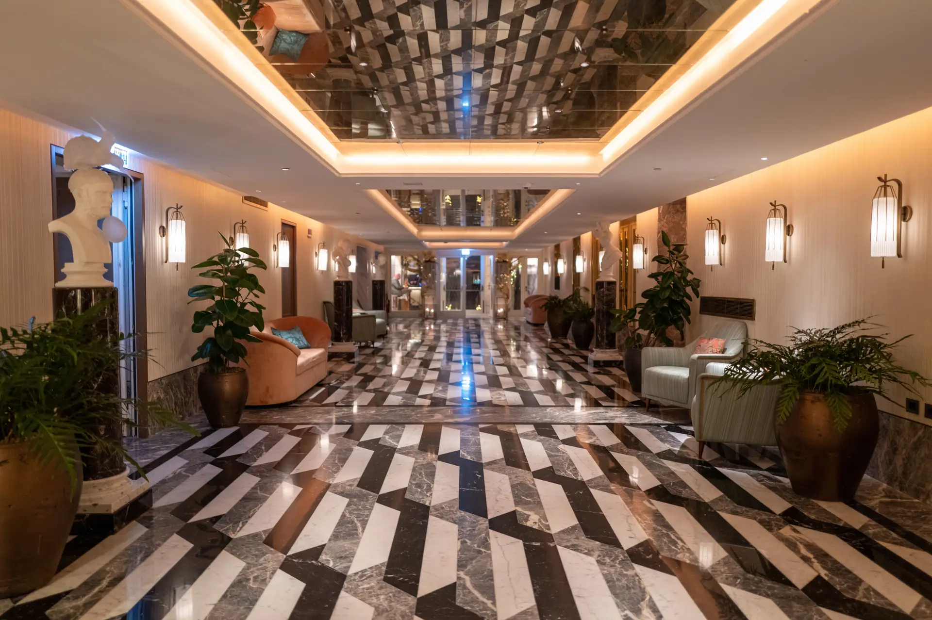 LorvessianResortinn Luxury Exterior