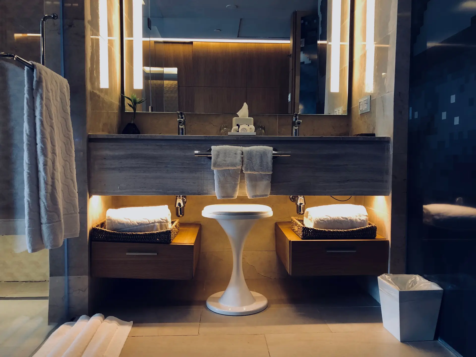 Ambient Suite Lighting